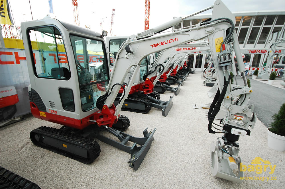 Pásové minirypadlo Takeuchi TB219