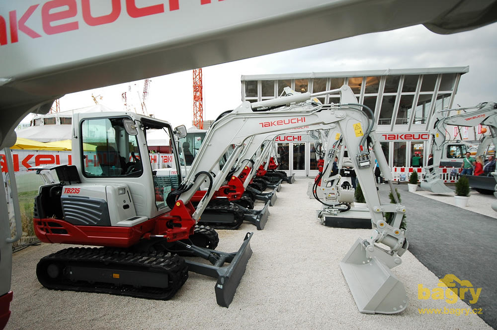 Pásové minirypadlo Takeuchi TB235
