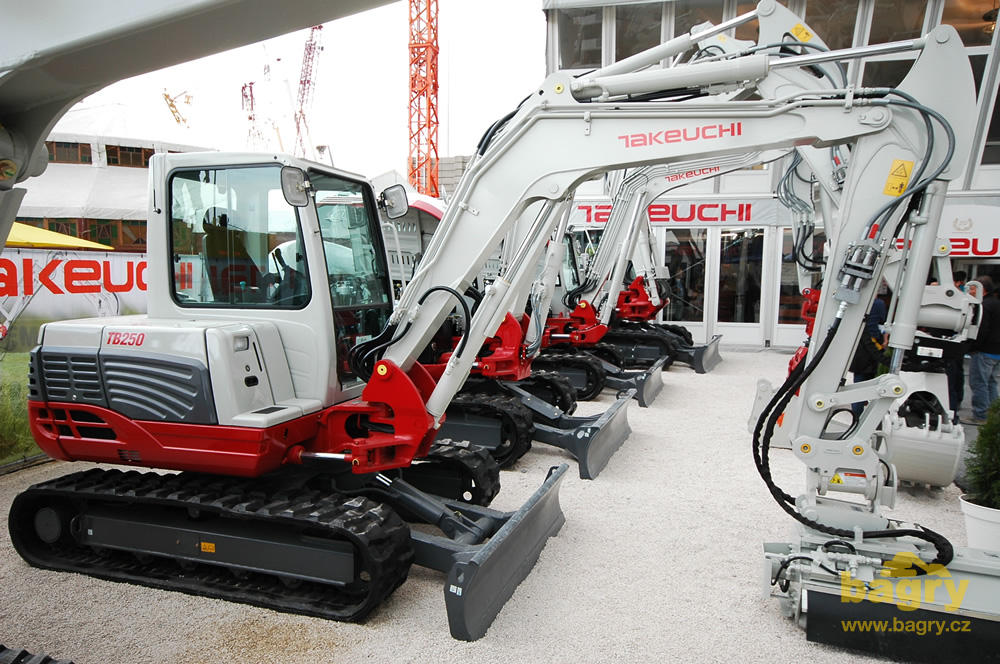 Pásové minirypadlo Takeuchi TB250