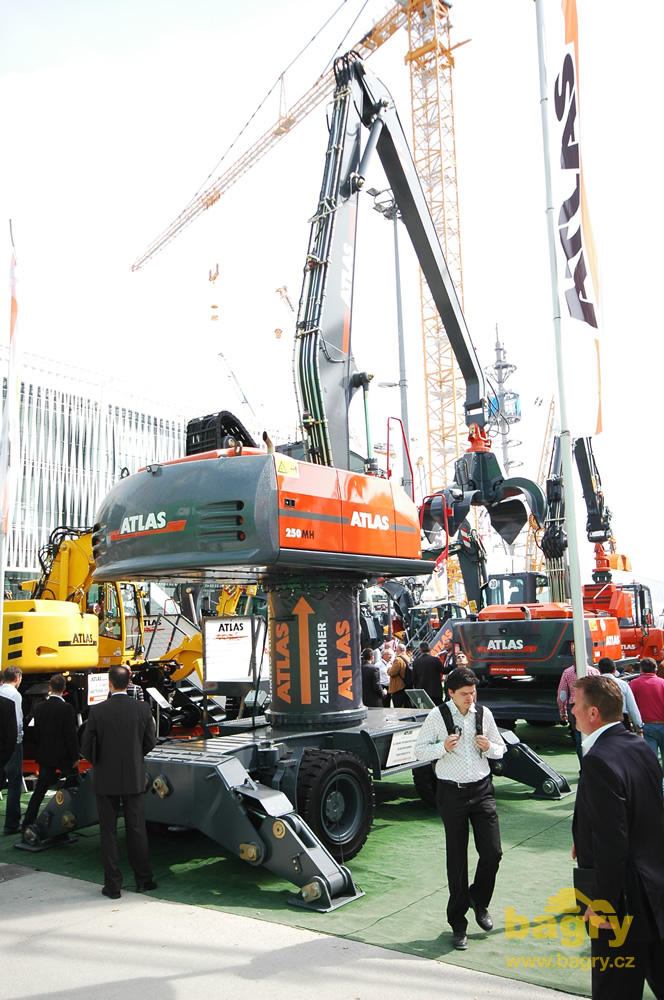 Překládkové rypadlo Atlas 250MH
