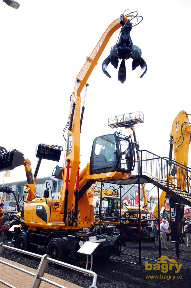 Překládkové rypadlo JCB JS20MH