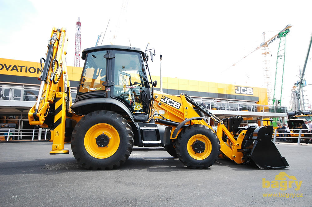 Rypadlonakladač JCB 3CX