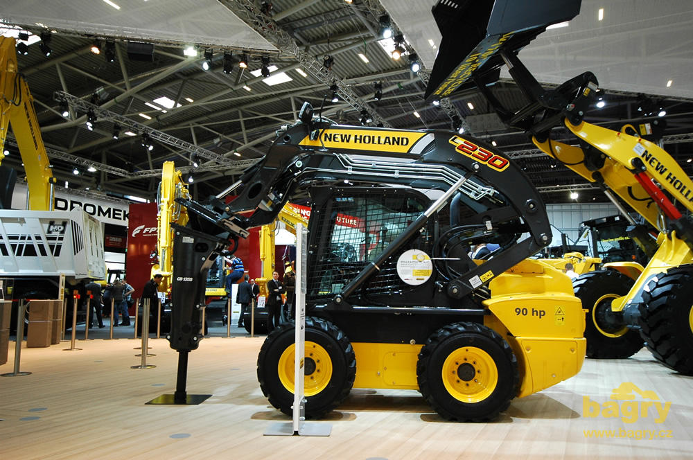 Smykem řízený nakladač New Holland L230