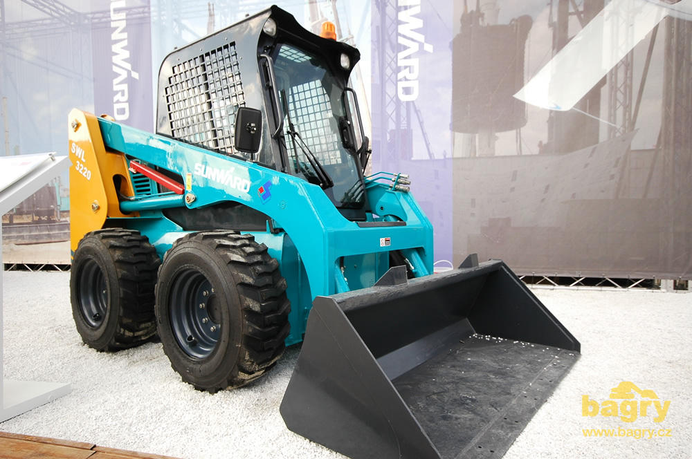 Smykem řízený nakladač Sunward SWL 3220