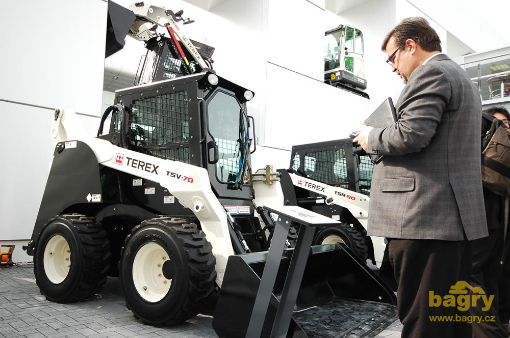 Smykem řízený nakladač Terex TSV-70