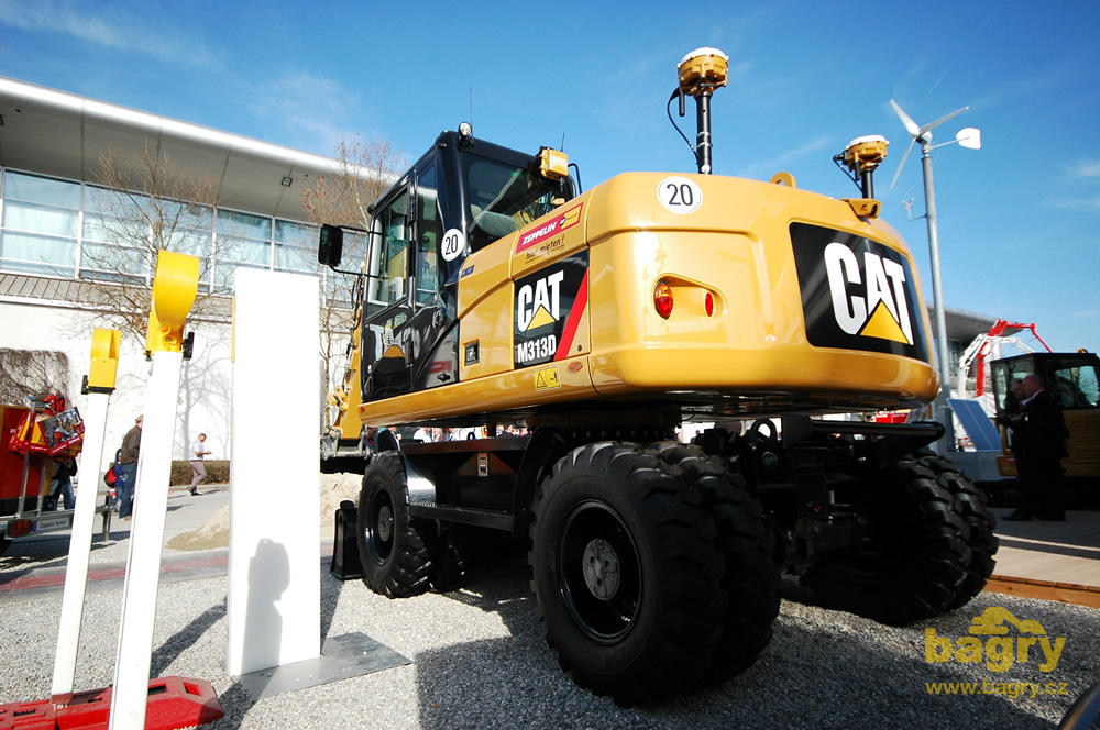 Kolové rypadlo Caterpillar M313D