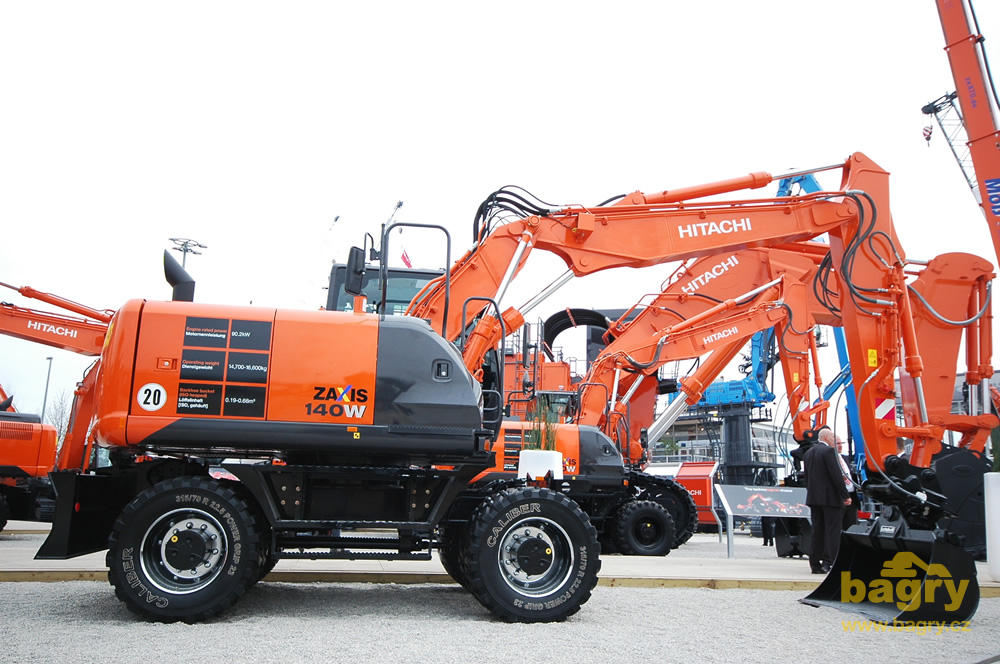 Kolové rypadlo Hitachi ZX140W-5B