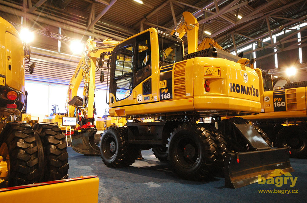 Kolové rypadlo Komatsu PW148-8