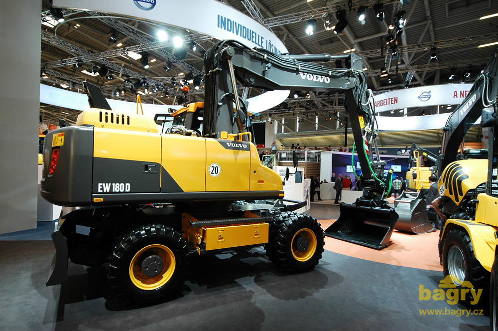 Kolové rypadlo Volvo EW 180 D