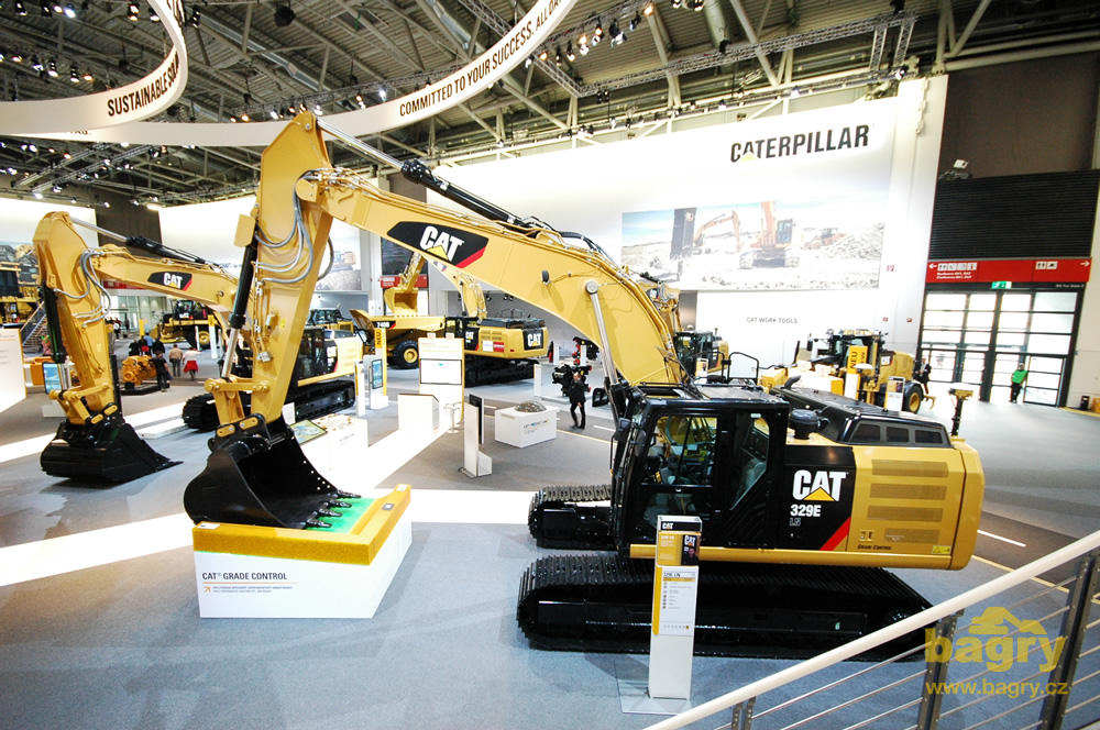 Pásové rypadlo Caterpillar 329E LN