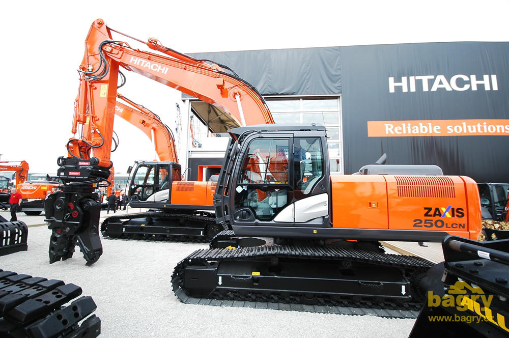 Pásové rypadlo Hitachi ZX250LCN-5B