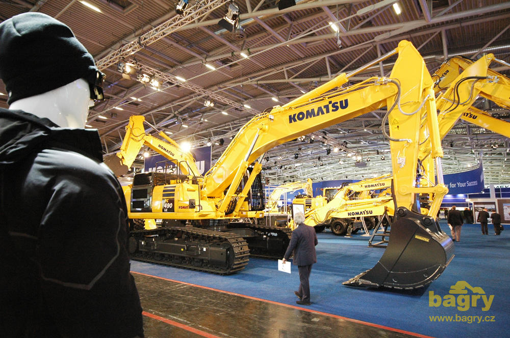 Pásové rypadlo Komatsu PC490LC-10