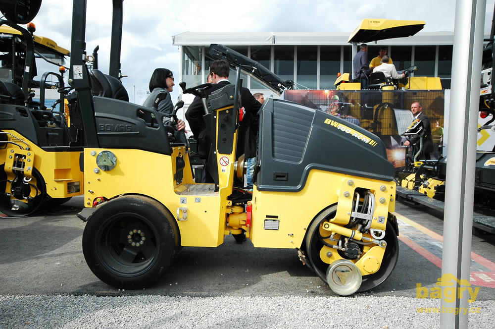 Kombinovaný válec Bomag BW 100 ACM-5