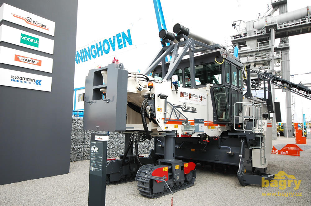 Pozemní dobývací fréza Wirtgen 2200 SM