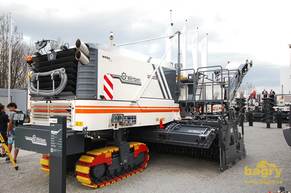 Silniční fréza Wirtgen W 250i