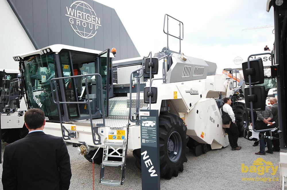 Stabilizační a recyklační fréza Wirtgen WR 240i