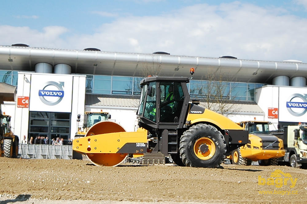 Tahačový válec Volvo SD130 D