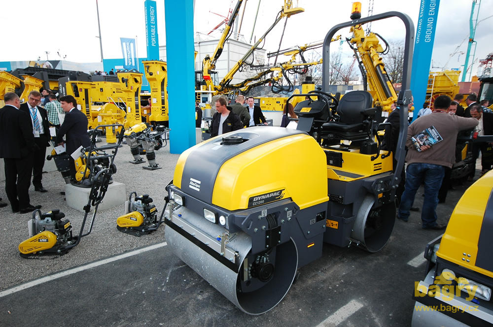 Tandemový válec Atlas Copco Dynapac CC1200
