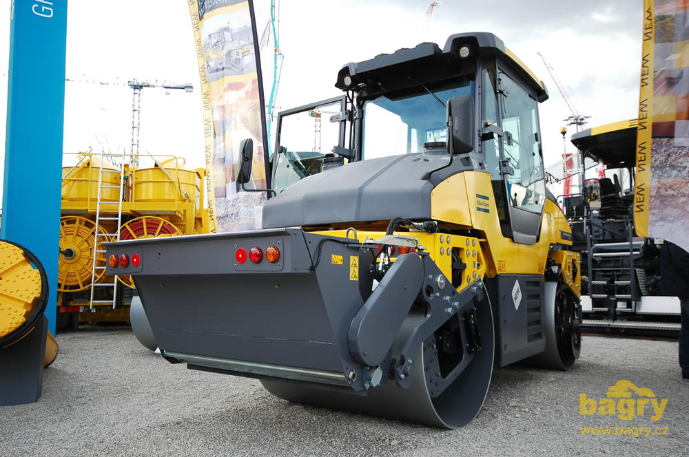 Tandemový válec Atlas Copco Dynapac CG2300