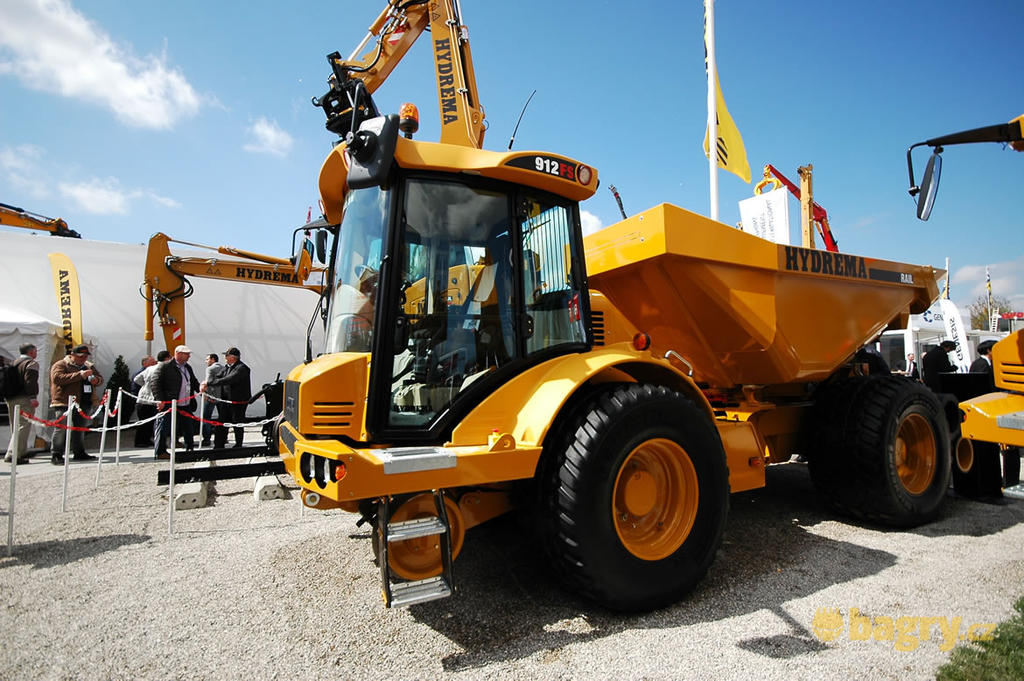 Kloubový dempr Hydrema 912FS