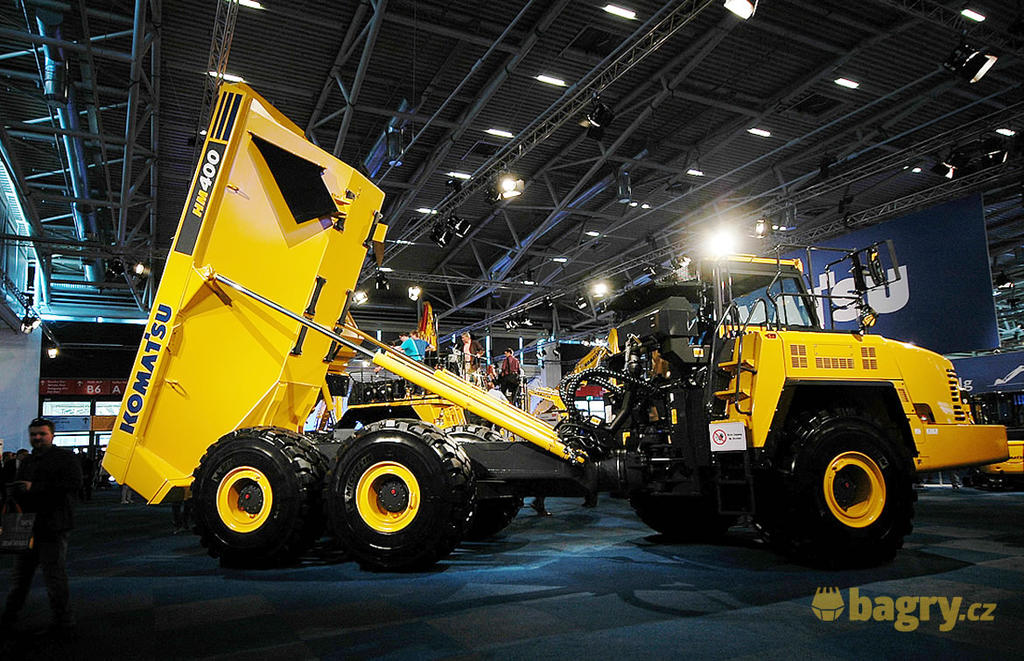 Kloubový dempr Komatsu HM400-5