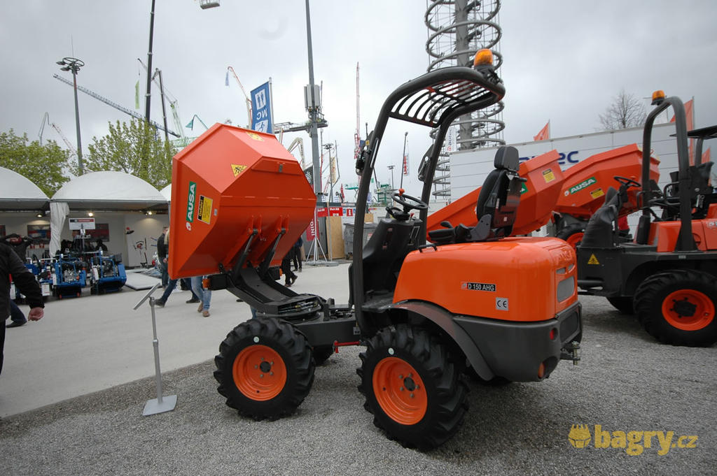 Kompaktní kolový dempr Ausa D150AHG