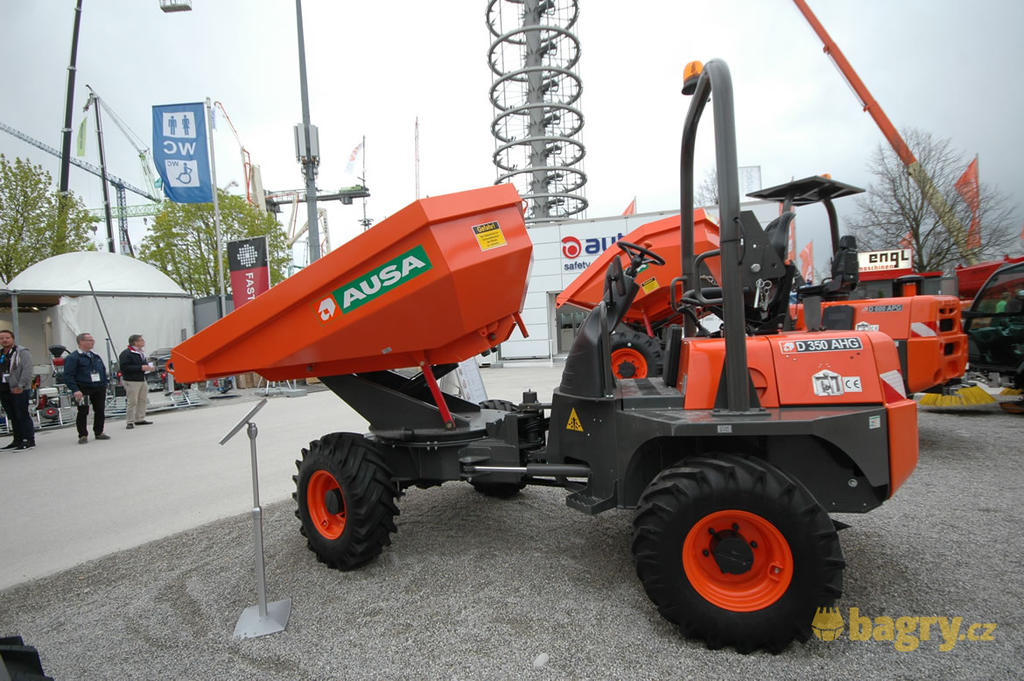 Kompaktní kolový dempr Ausa D350AHG