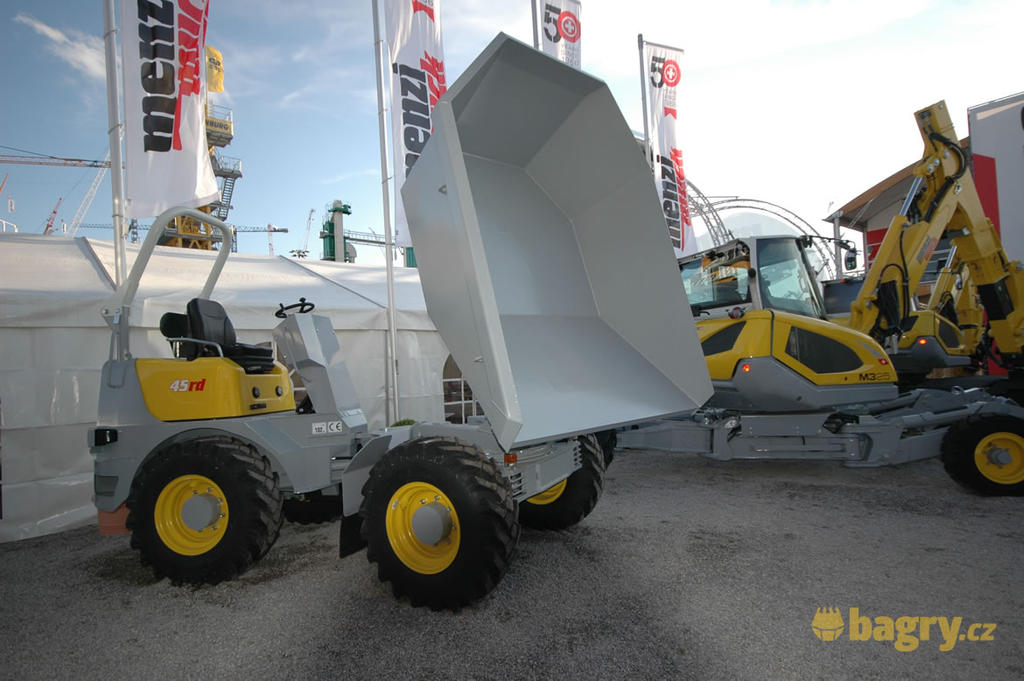 Kompaktní kolový  dempr Menzi Muck 45RD