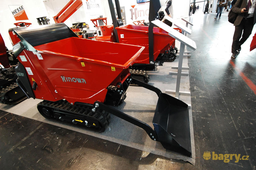 Kompaktní pásový dempr  Hinowa HS701