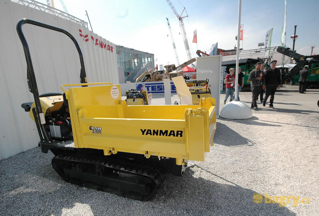 Kompaktní pásový dempr Yanmar C12R-B