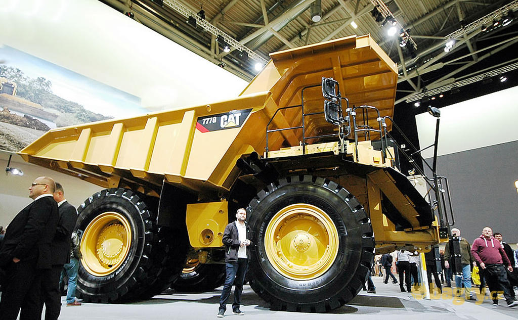 Pevný dempr Caterpillar 777G