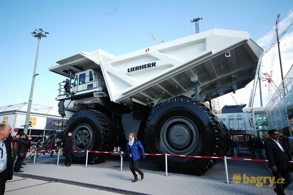 Pevný dempr Liebherr T264