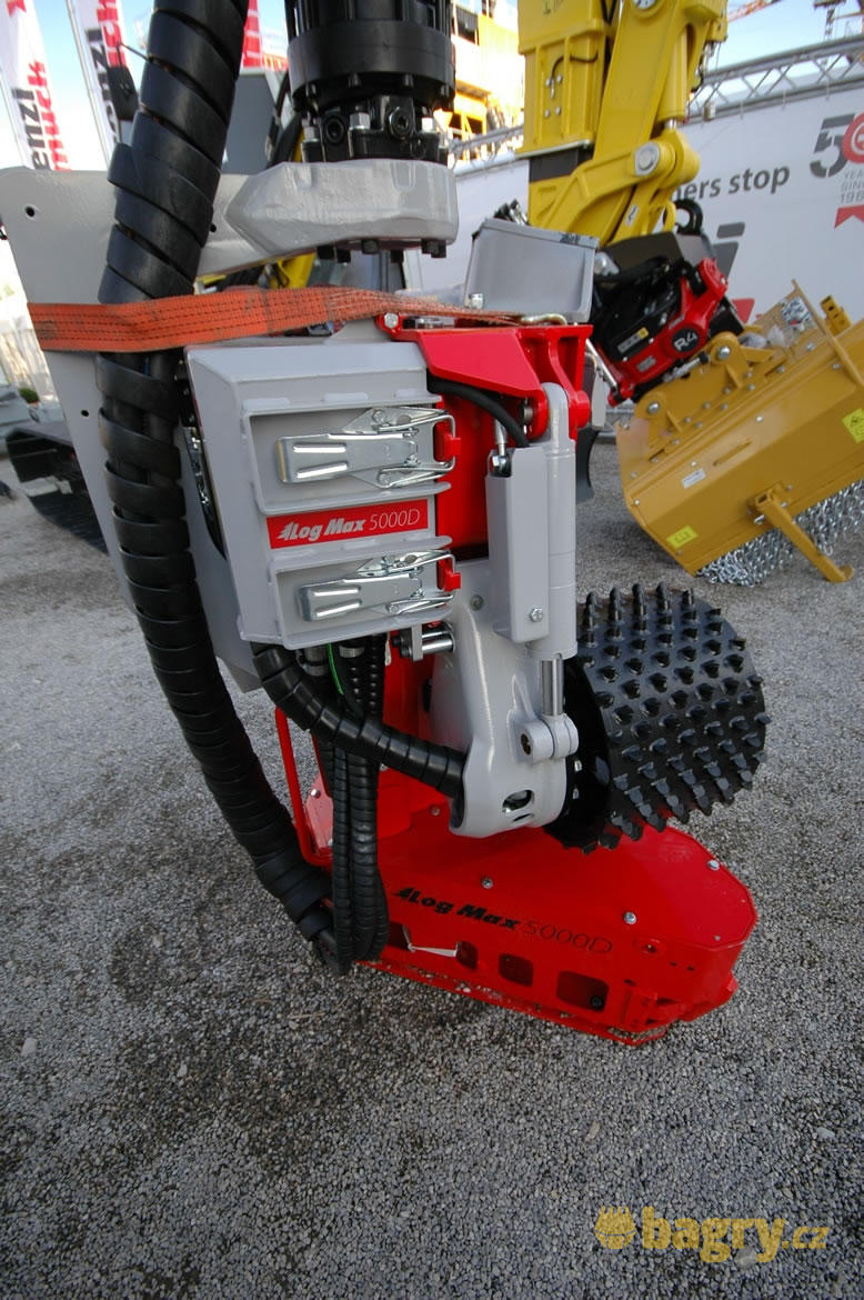 Harvestorová hlava LogMax 5000D.
