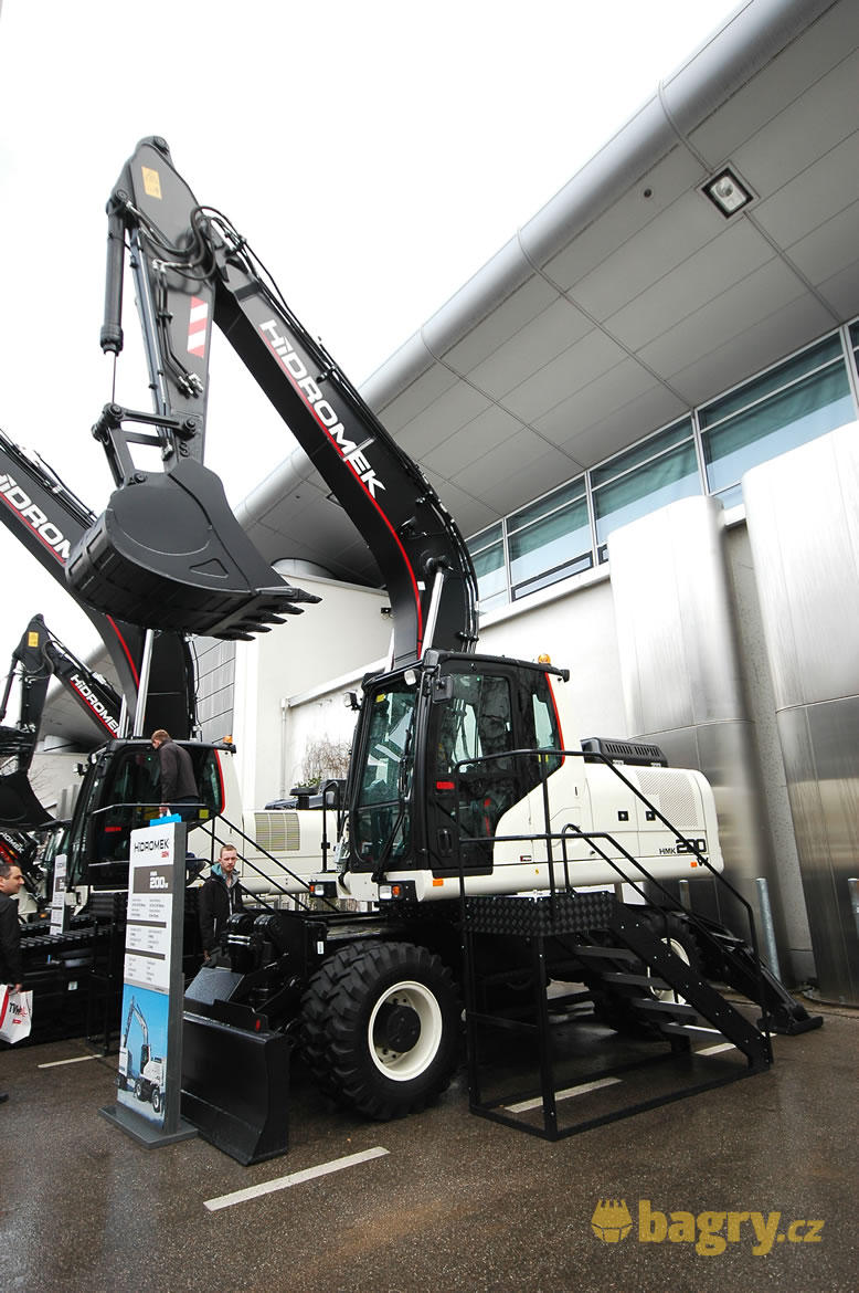Kolové rypadlo Hidromek HMK 200 W