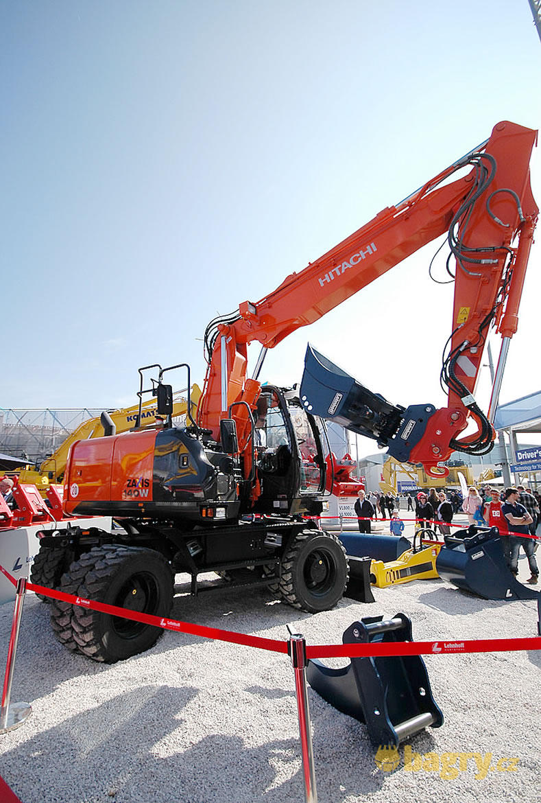 Kolové rypadlo Hitachi Zaxis 140W