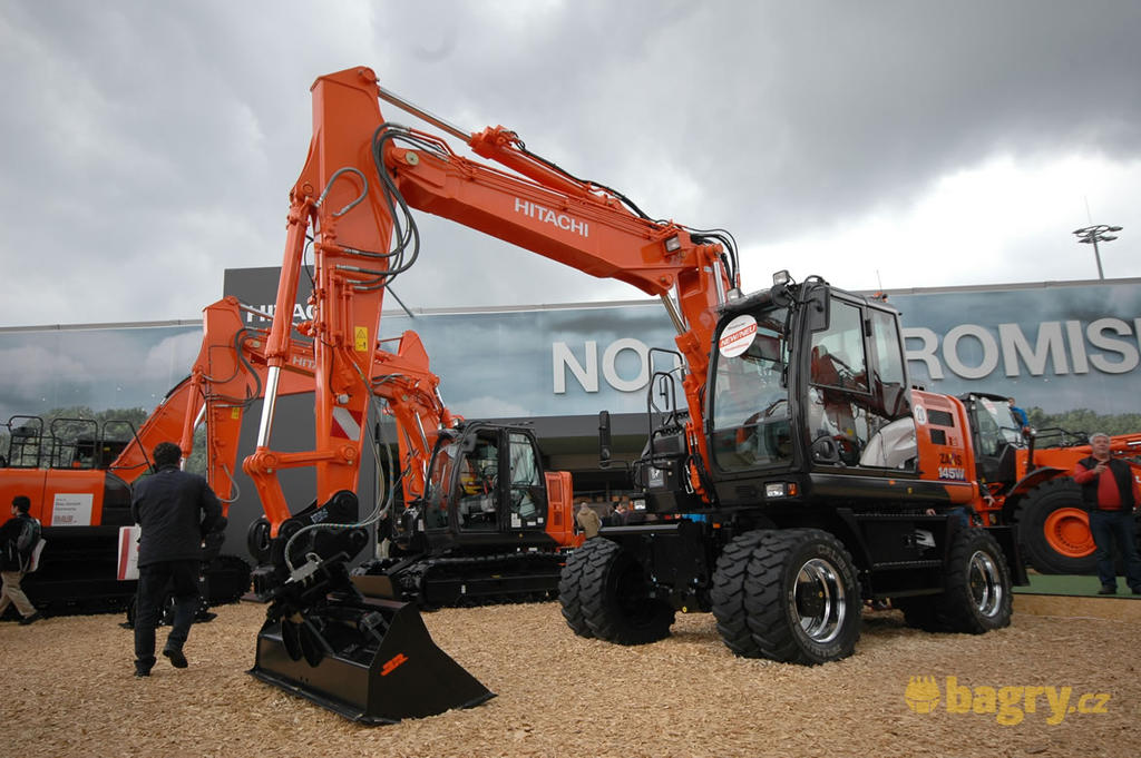Kolové rypadlo Hitachi ZAXIS 145W