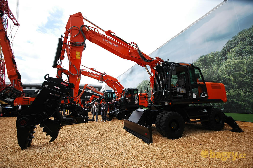 Kolové rypadlo Hitachi ZAXIS 220W