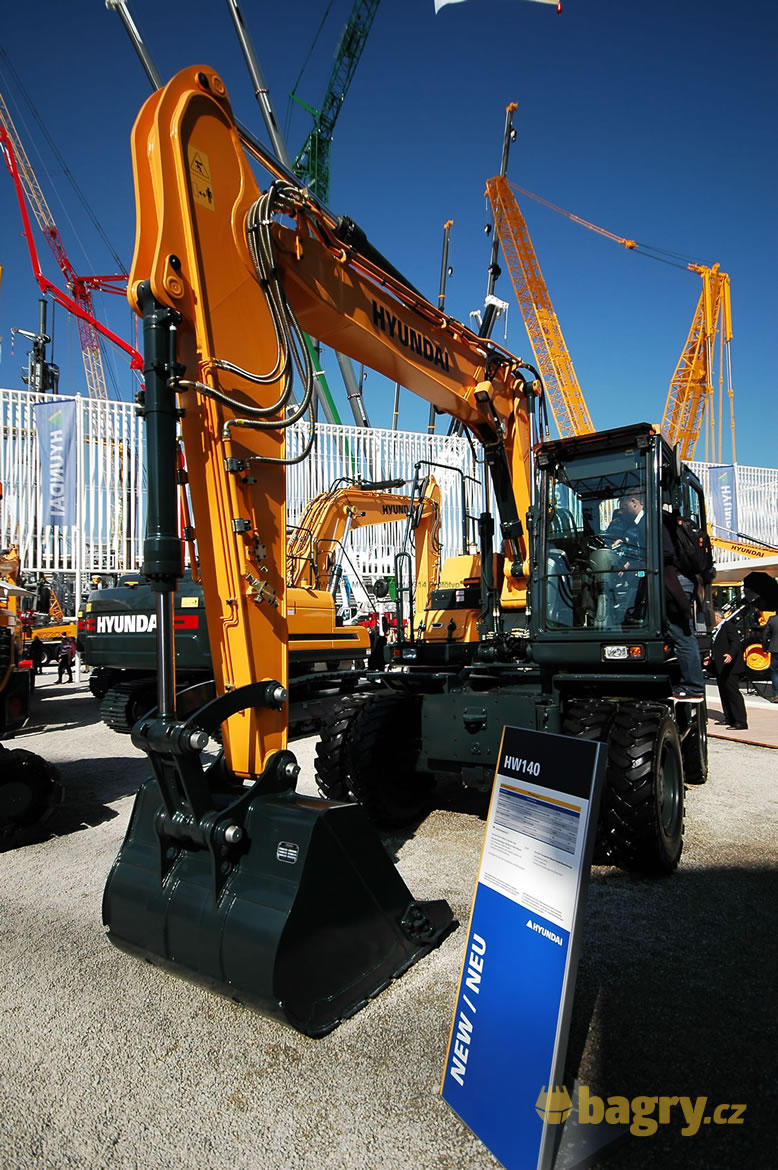Kolové rypadlo Hyundai HW 140-10