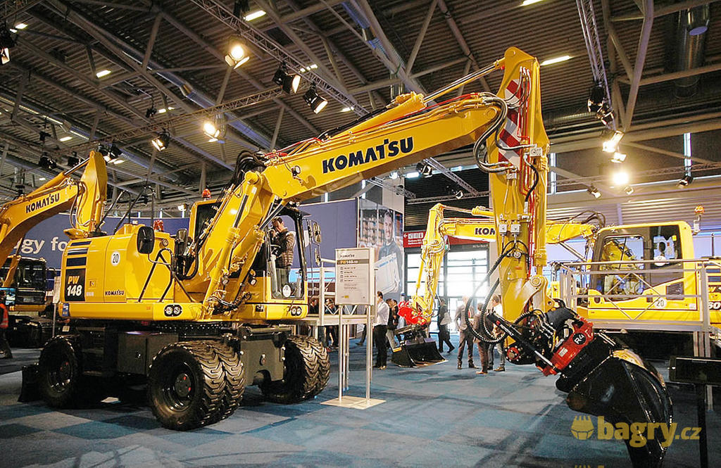 Kolové rypadlo Komatsu PW148-10 s Rototiltem R4