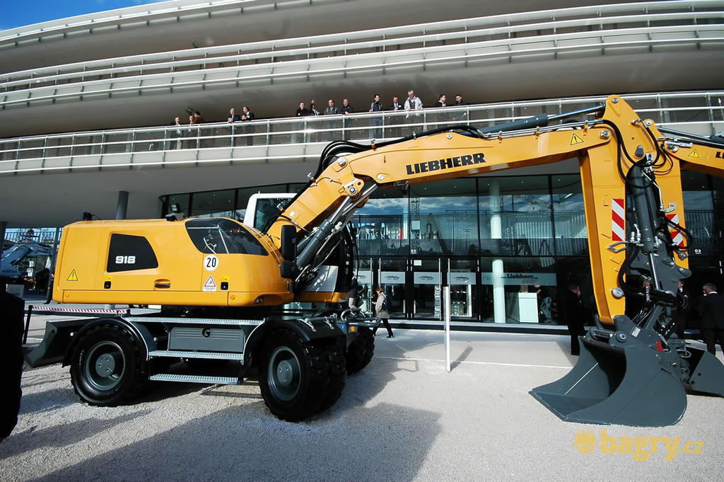 Kolové rypadlo Liebherr A918 Litronic