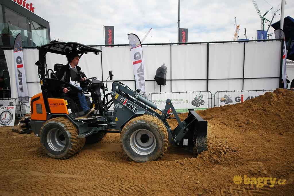 Kolový nakladač Giant V452T HD X-TRA