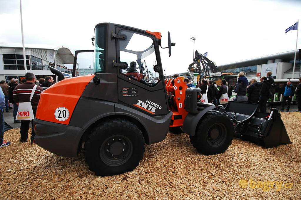 Kolový nakladač Hitachi ZW75