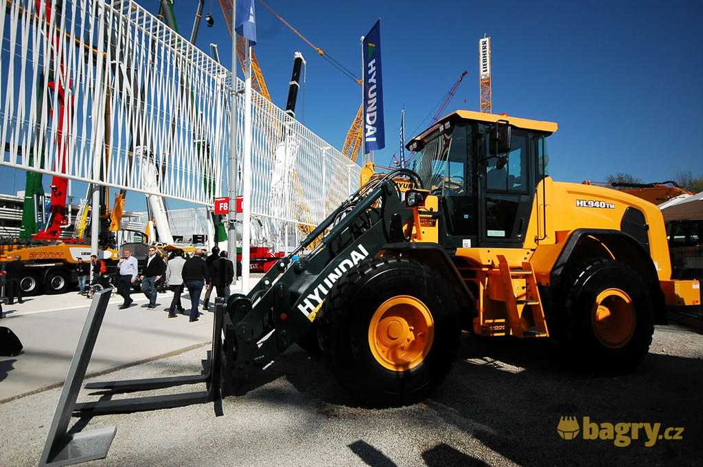 Kolový nakladač Hyundai HL 940 TM
