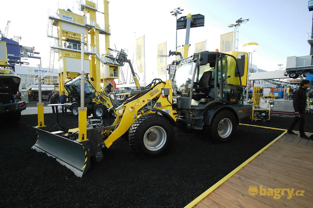 Kolový nakladač Wacker Neuson WL70.