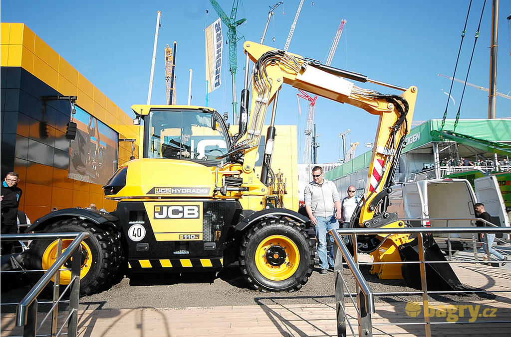 Kolové midirypadlo JCB Hydradig 110W
