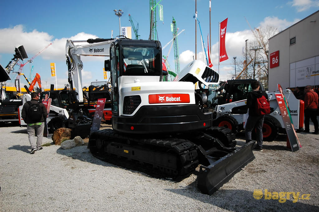 Pásové midirypadlo Bobcat E85