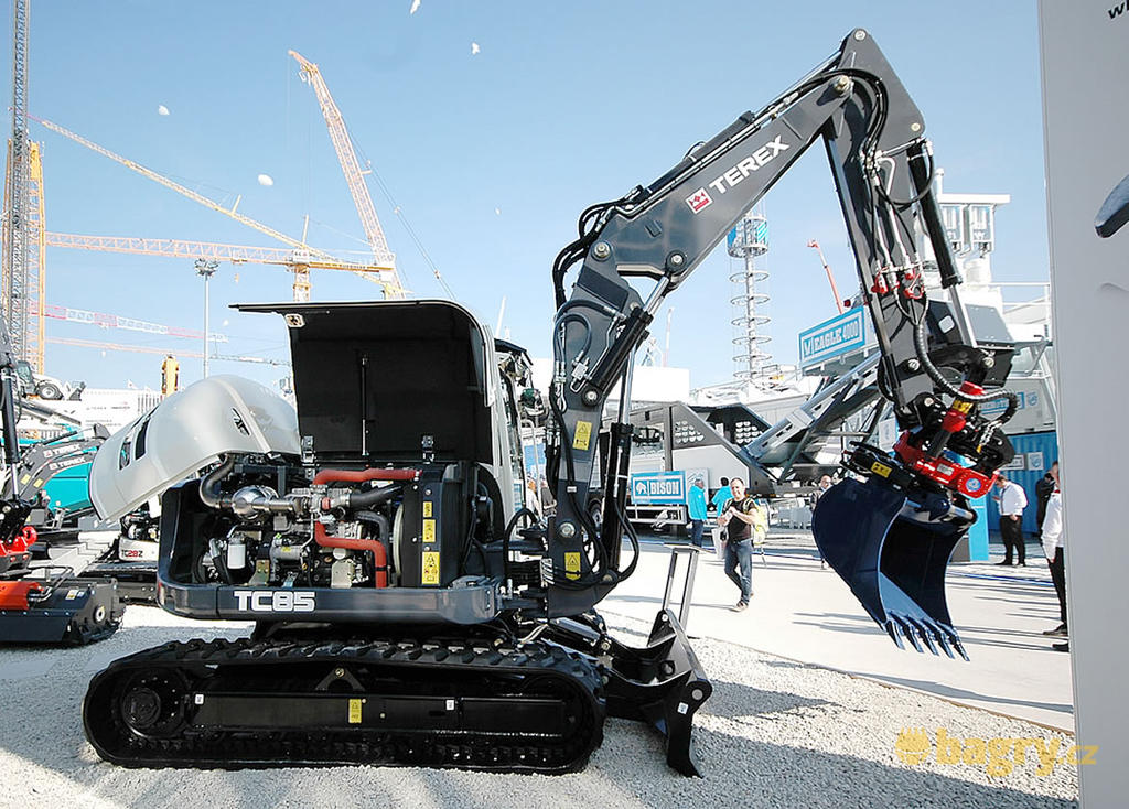Pásové midirypadlo Terex TC85