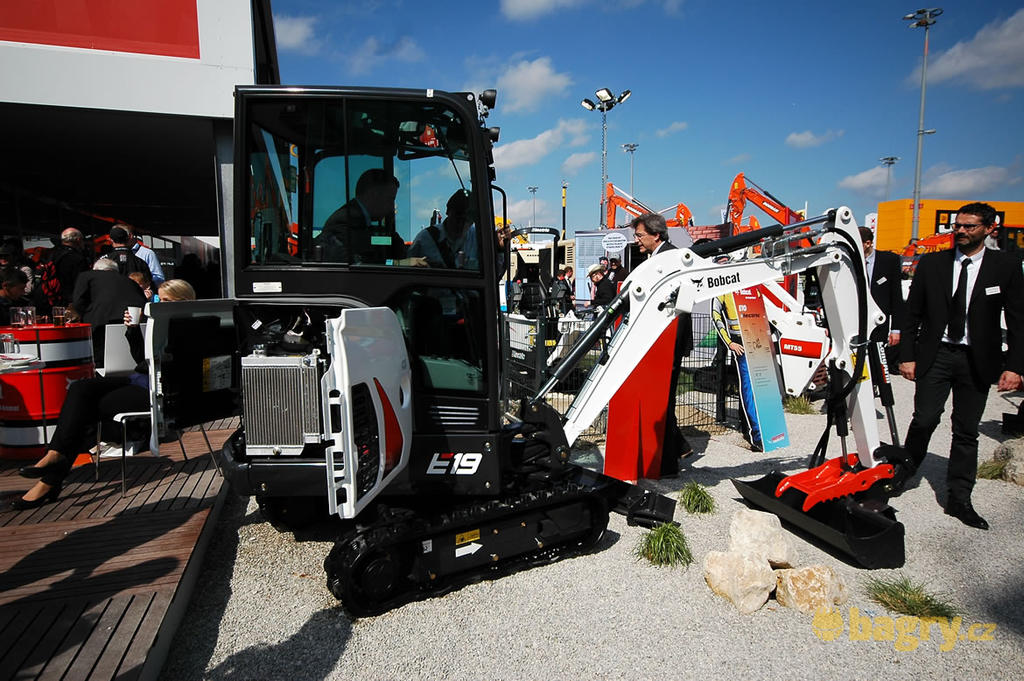 Pásové minirypadlo Bobcat E19