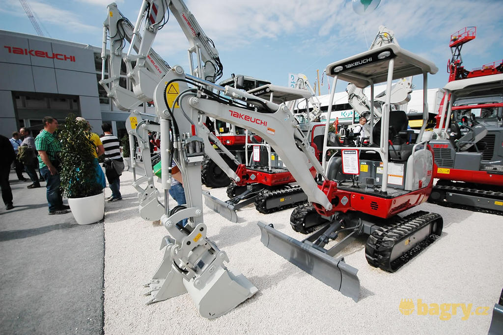 Pásové minirypadlo Takeuchi TB216S