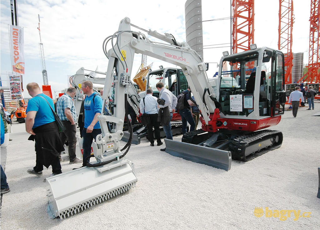 Pásové minirypadlo Takeuchi TB240